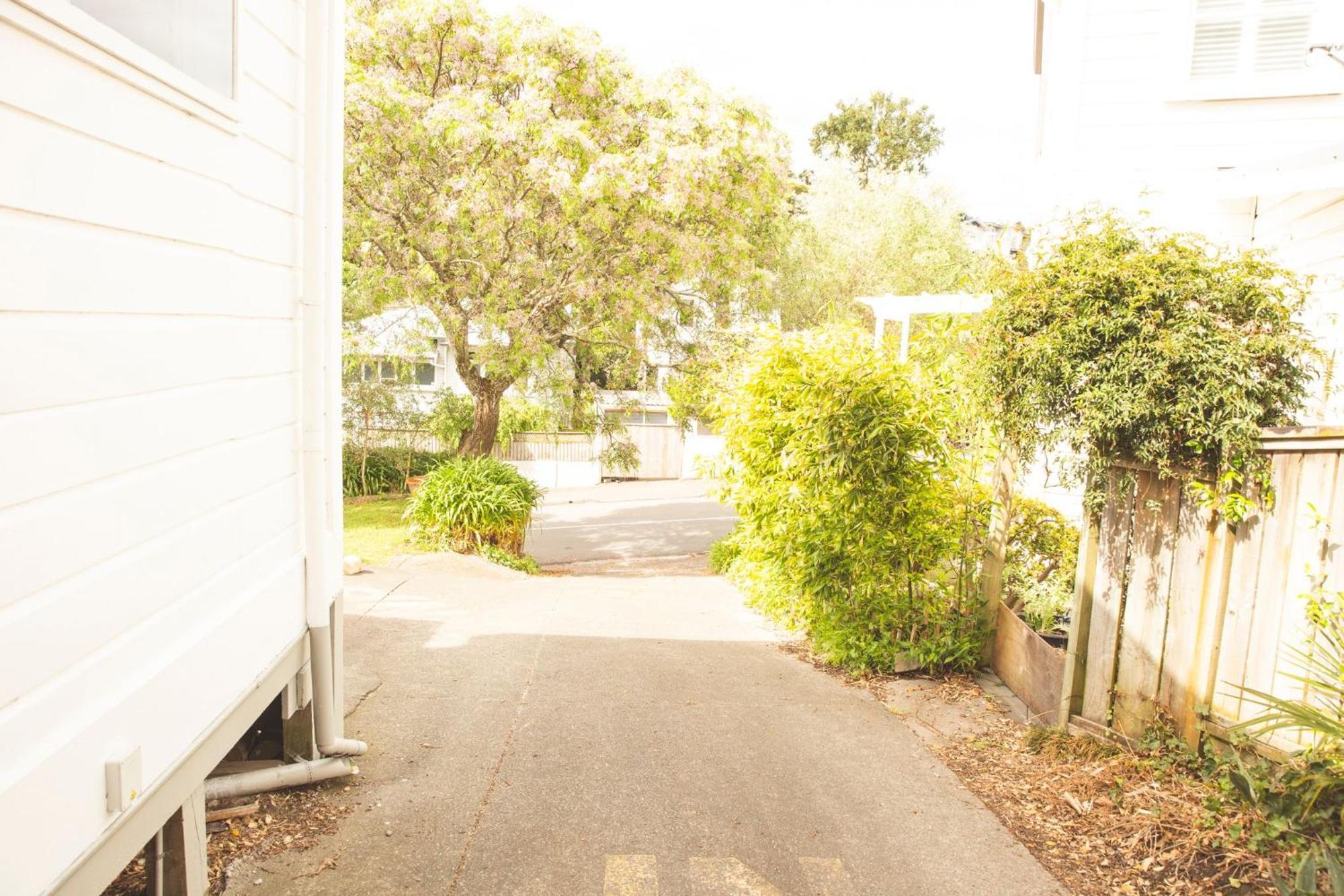 Hilltop On Milton Napier Exterior photo